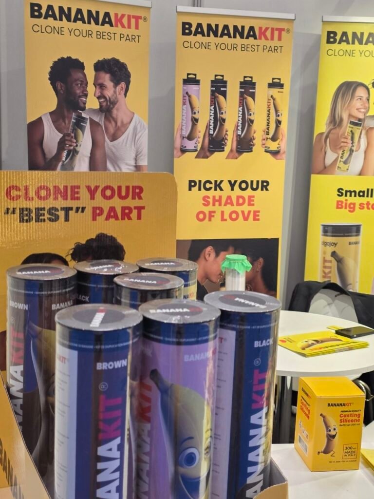 Demo of the Bananakit 4-color line at EroSpain Barcelona booth, day 2